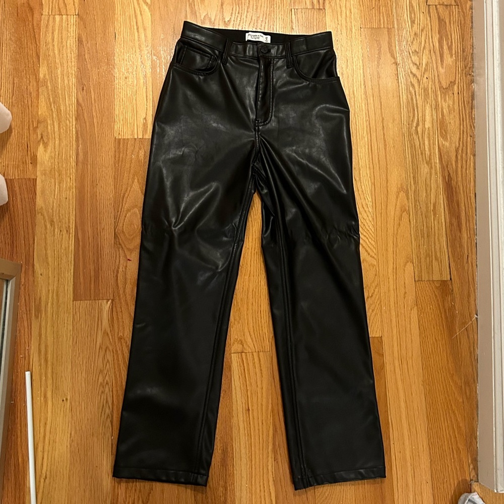 Abercrombie & Fitch 90’s Straight Ultra High Rise leather pants